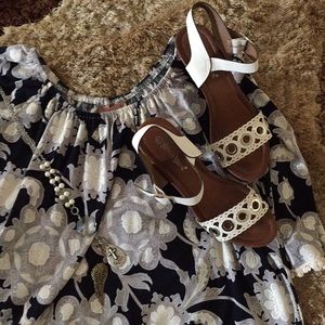 💕really cute wedges size 8 1/2